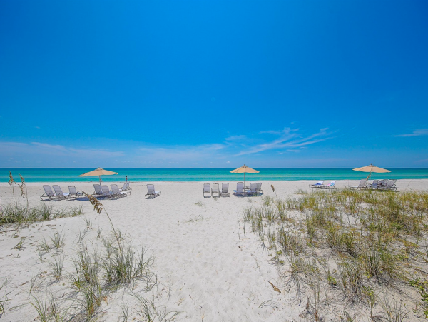 Luxurious Beachfront Condo in Longboat Key Florida - Stunning Gulf Views